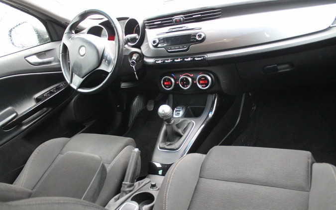 Alfa Romeo Giulietta cena 14900 przebieg: 184005, rok produkcji 2011 z Olkusz małe 56